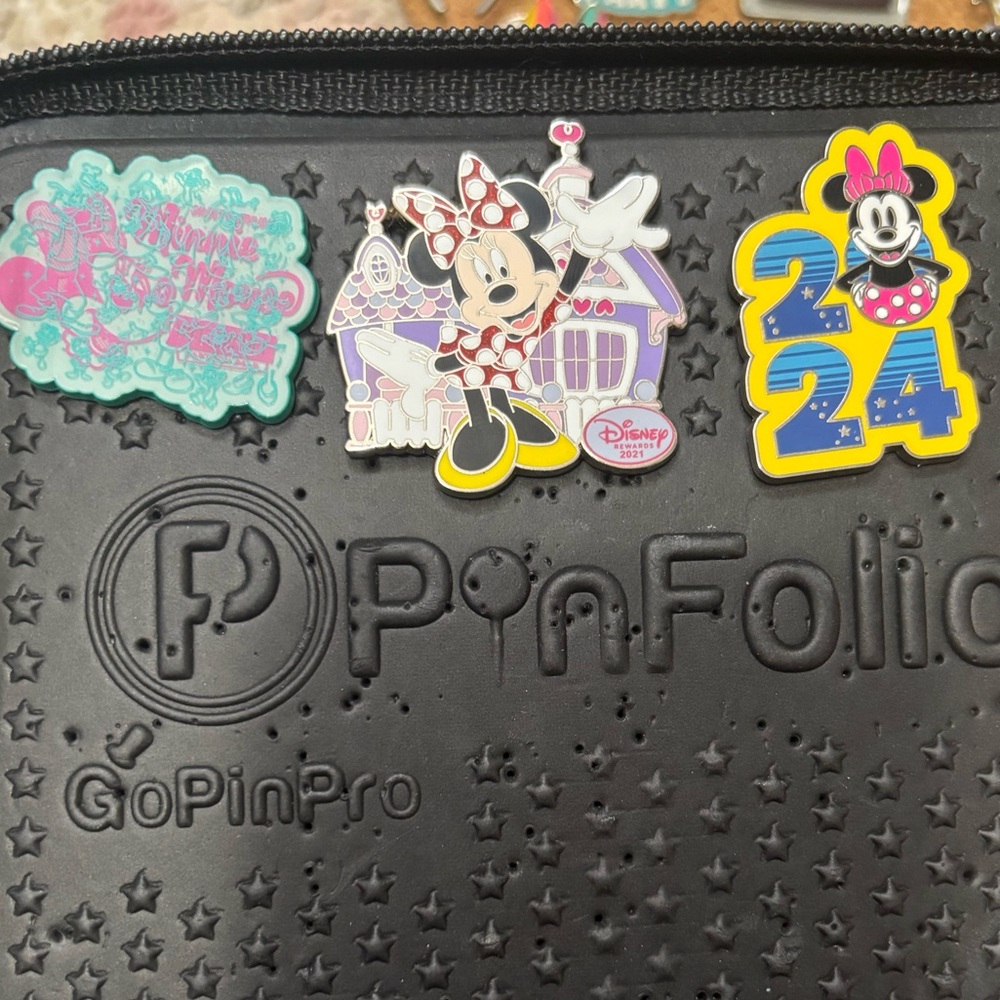 Minnie Mouse Disney Pin Bundle.
